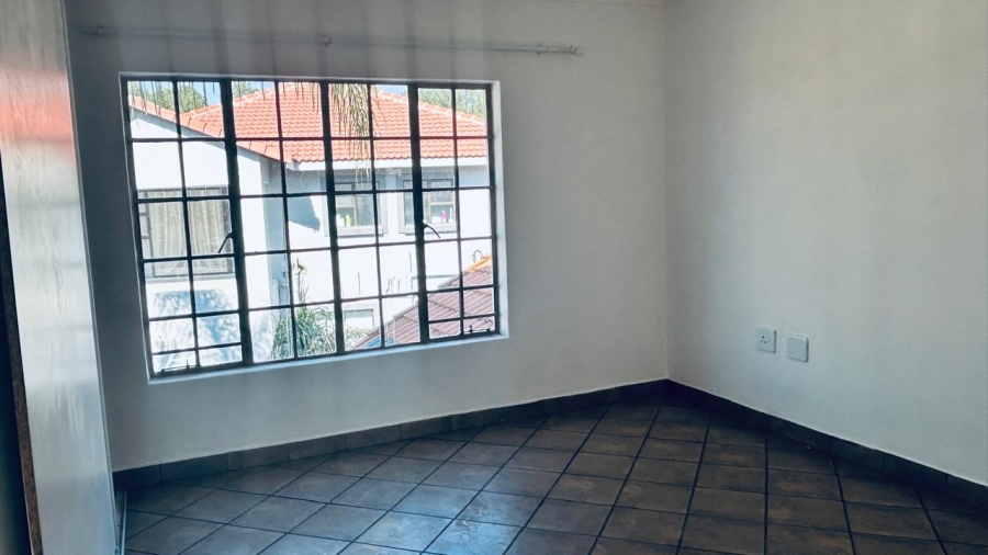 4 Bedroom Property for Sale in Waterkloof East North West